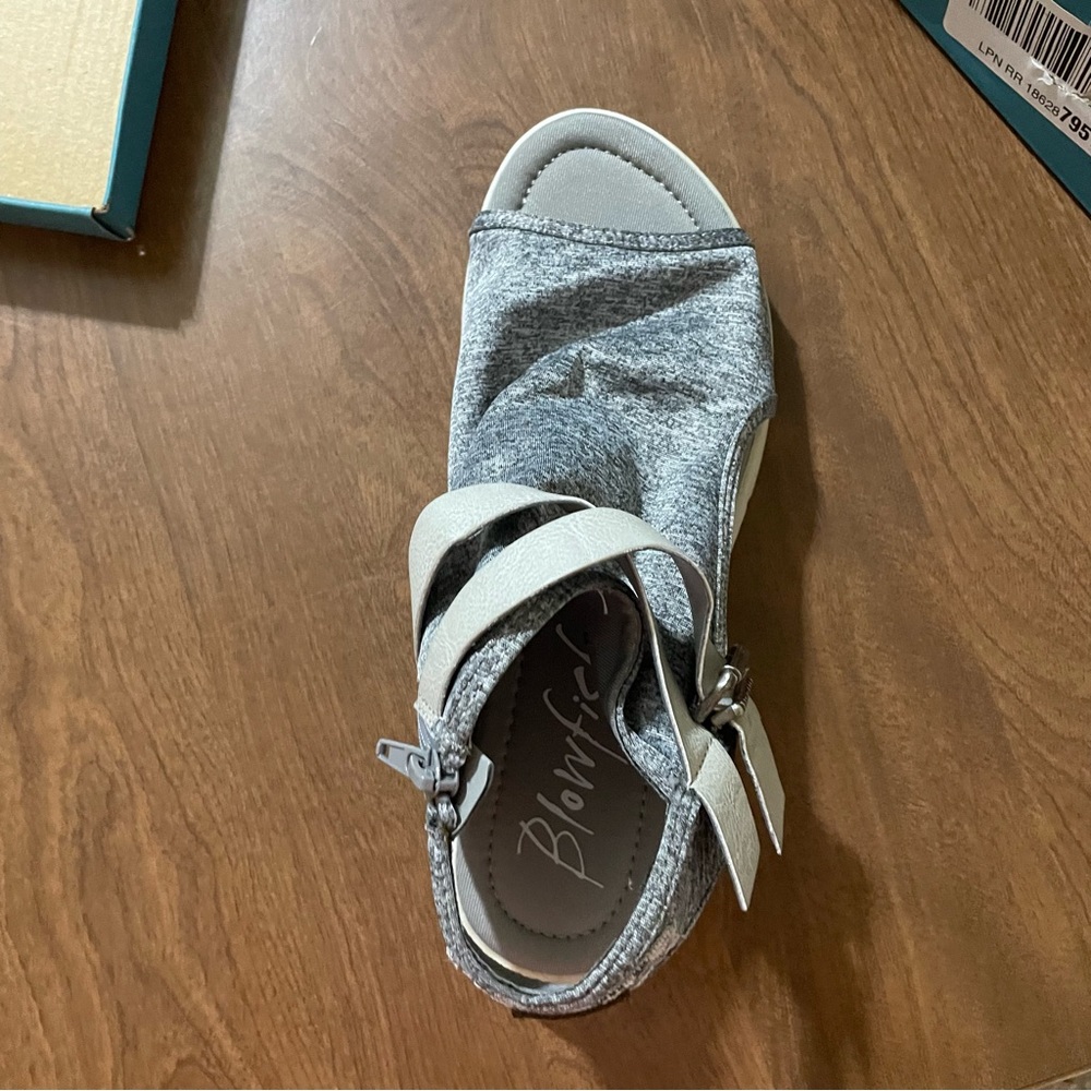 Final Sale!  Blowfish sandals 7.5 - Picture 7 of 9